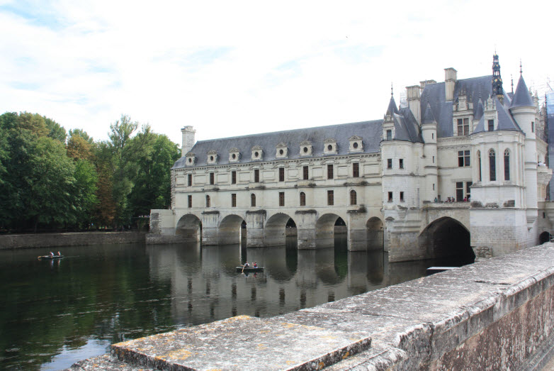 Skip the Line: Loire Valley Castles & Local Wine Tasting Day Trip from Paris with Home Cooked Lunch